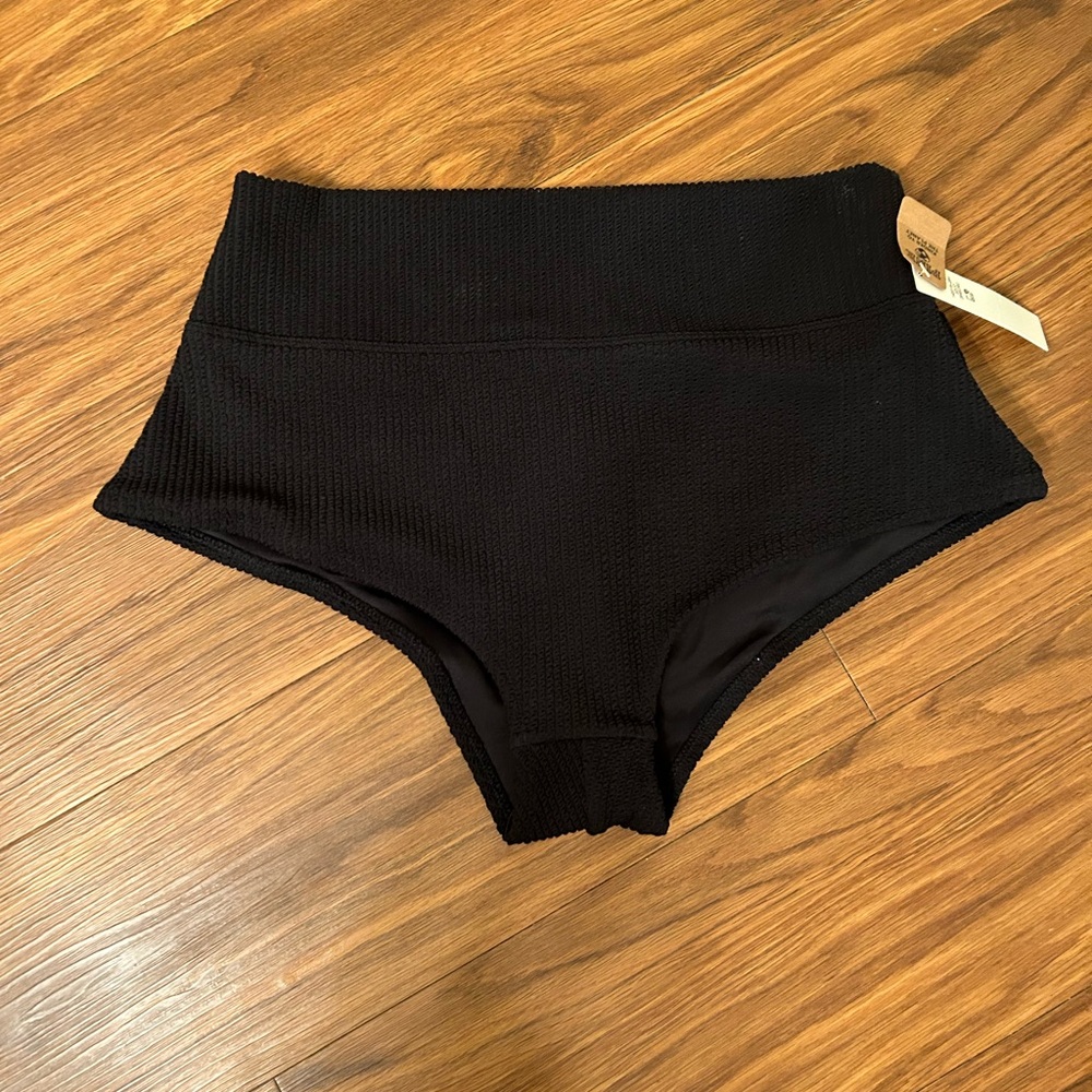 NWT pink brand swim bottoms in black size L
